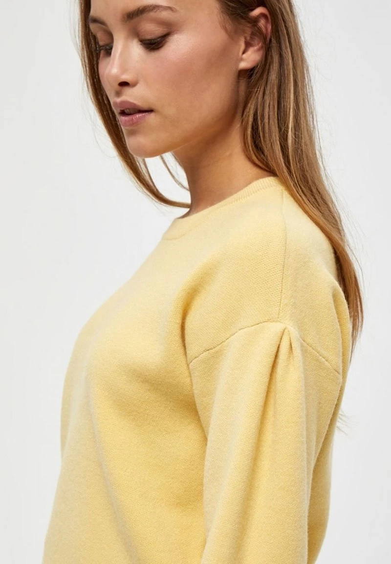 Minus LUPI Pullover Yellow Straw Femme 6 Minus LUPI Pullover Yellow Straw Femme – Image 4