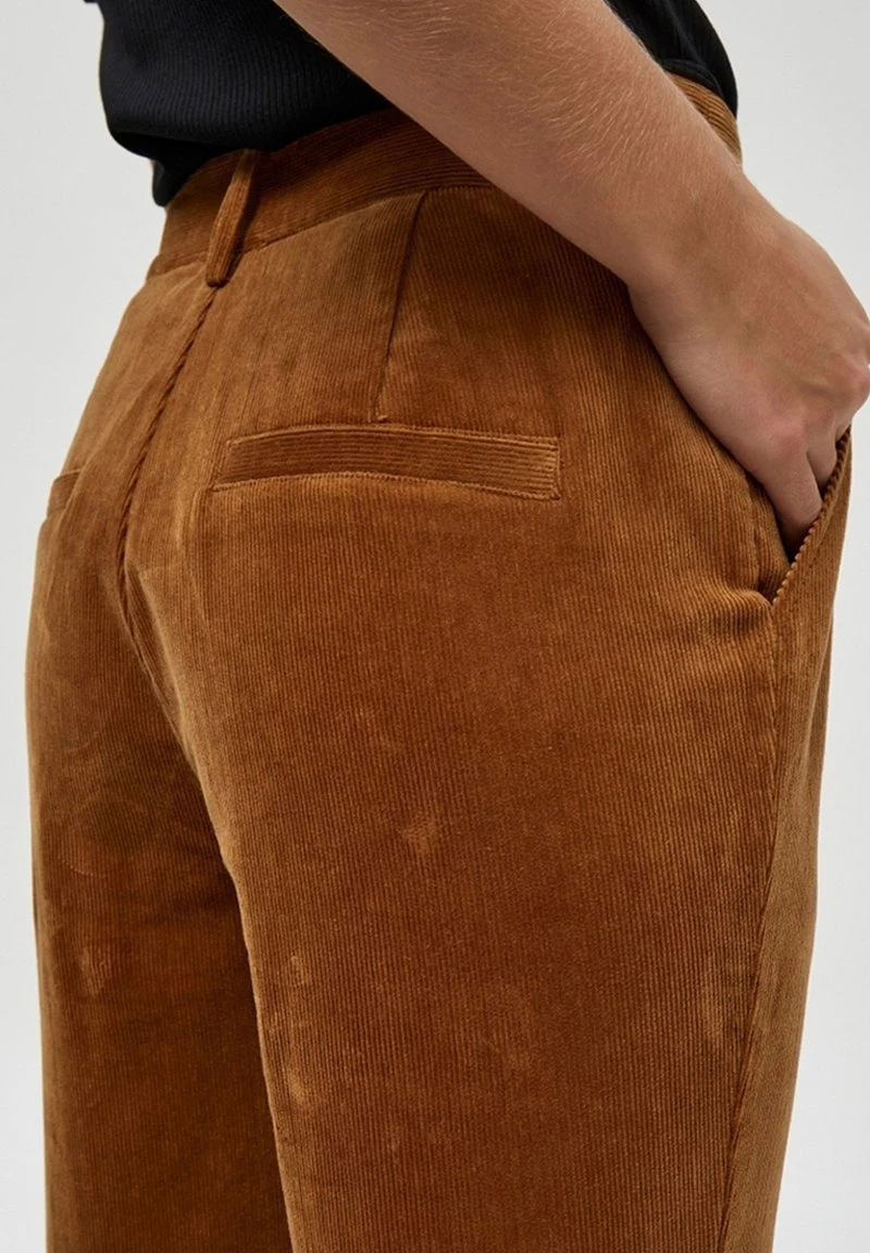 Minus Femme MALISA Pantalon Classique Rustic Brown 6 Minus Femme MALISA Pantalon Classique Rustic Brown – Image 4