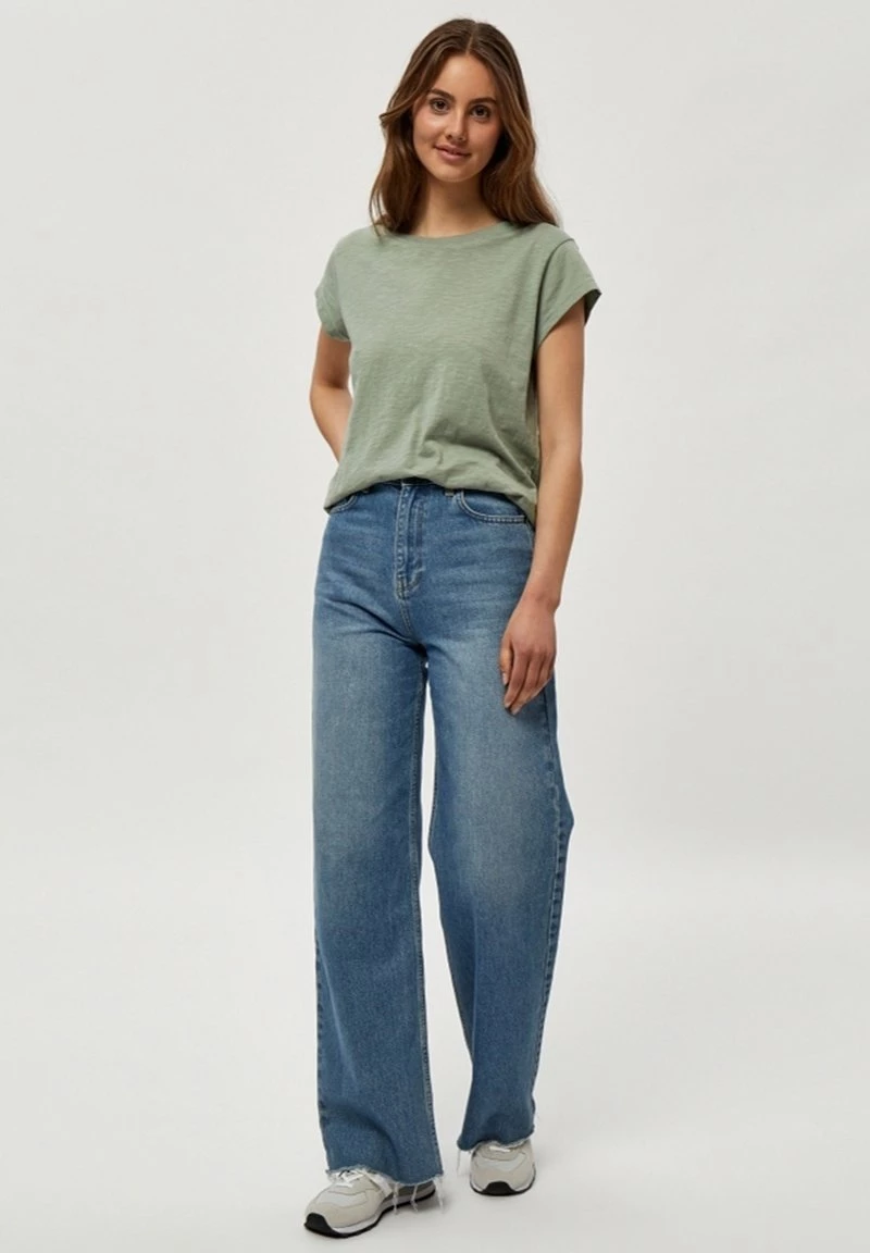 Minus Femme LETI T Shirt Basique Green Bay 4 Minus Femme LETI T Shirt Basique Green Bay – Image 2