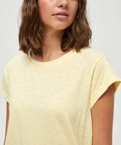 Minus Femme LETI T Shirt Basique Yellow Straw -SOLDES D'ÉTÉ - Minus Fashion a6df094671b944178832ccd1a0152055