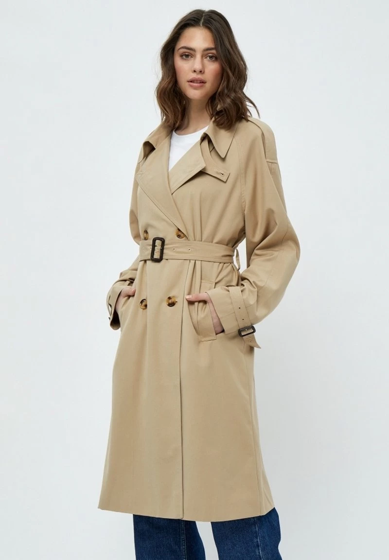 Minus HORIZON Trench Sand Femme 6 Minus HORIZON Trench Sand Femme – Image 4