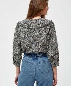 Minus Femme Chemisier Misty Blue Flower Print 8 Minus Femme Chemisier Misty Blue Flower Print -SOLDES D'ÉTÉ - Minus Fashion ac3c0fe8256f4899b0cf6ebc5428c9cc