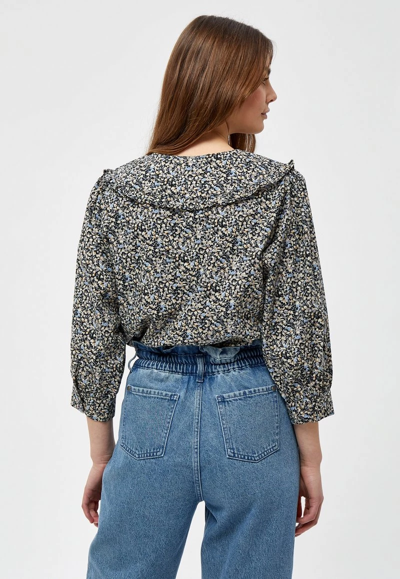 Minus Femme Chemisier Misty Blue Flower Print 5 Minus Femme Chemisier Misty Blue Flower Print – Image 3