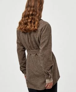 Minus MINJA Trench Rustic Brown Checked Femme -SOLDES D'ÉTÉ - Minus Fashion ad5b3a35b7eb45c4959bbd890c79bf26