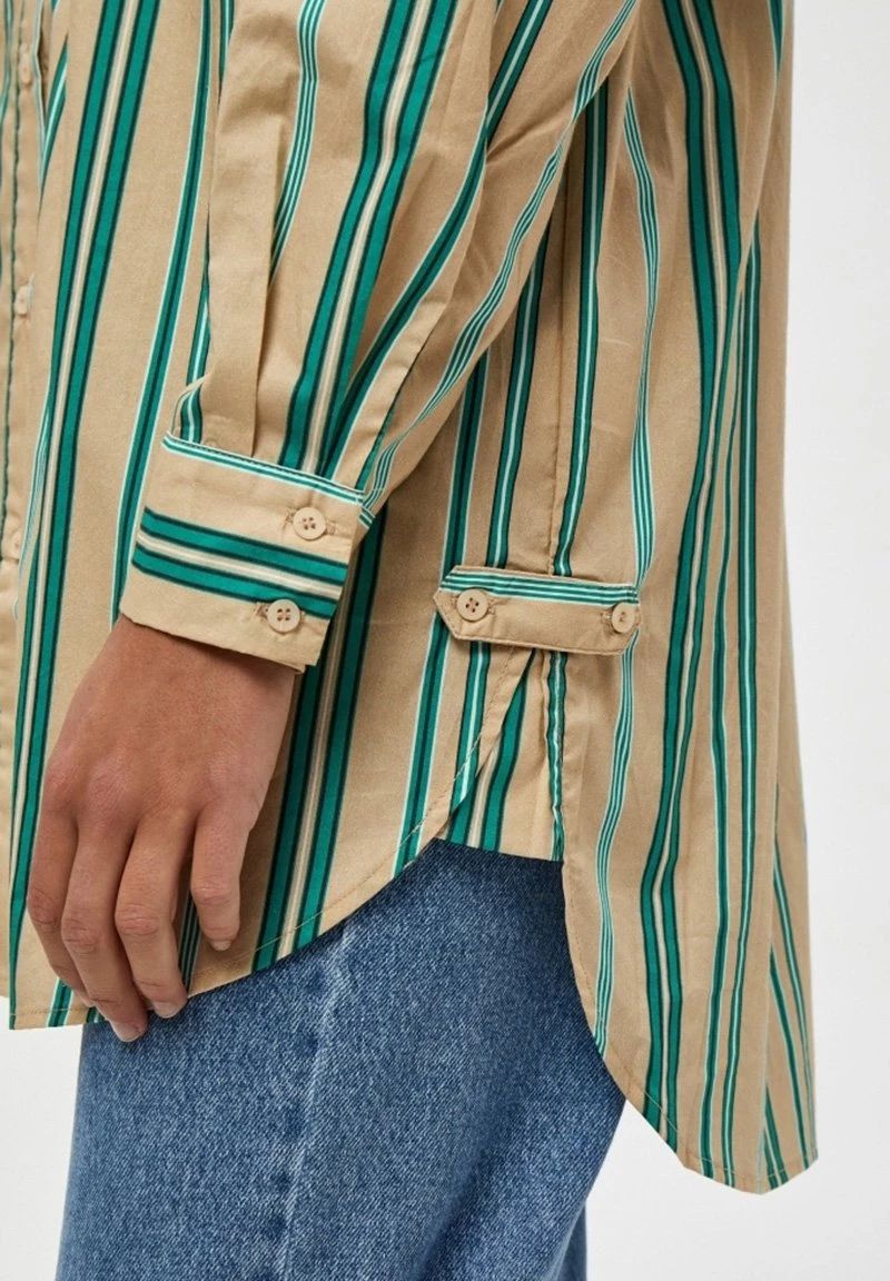Minus APRIL OVERSIZE Chemisier Ivy Green Stripes Femme 6 Minus APRIL OVERSIZE Chemisier Ivy Green Stripes Femme – Image 4