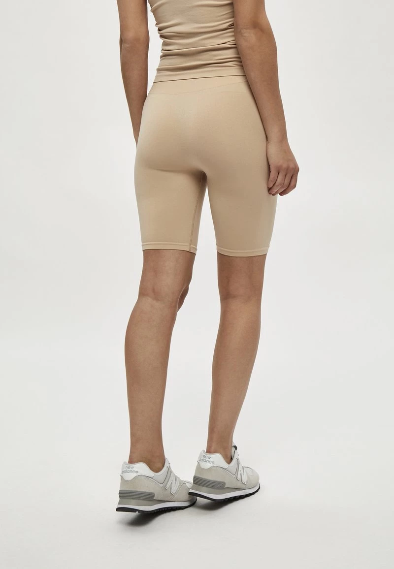 Minus MIRA Short Nude Femme 5 Minus MIRA Short Nude Femme – Image 3