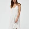 Minus Femme LOVI Robe De Jour Cloud Dancer -SOLDES D'ÉTÉ - Minus Fashion b170a0ef803542599322e1271d411d66