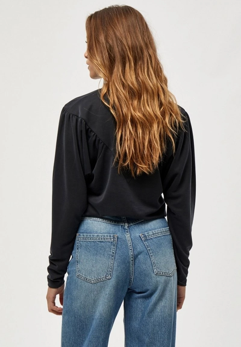 Minus SANDY LONG SLEEVE TEE T Shirt à Manches Longues Black Femme 5 Minus SANDY LONG SLEEVE TEE T Shirt à Manches Longues Black Femme – Image 3