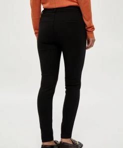 Minus Femme CARMA Chino Black 8 Minus Femme CARMA Chino Black -SOLDES D'ÉTÉ - Minus Fashion b606f60b35f844de94dd6cbee5b2412b