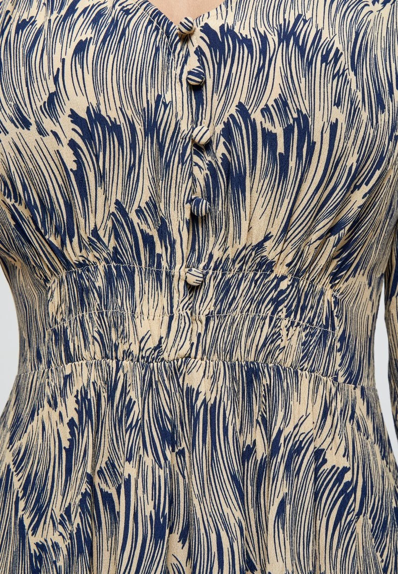 Minus ZENDY Robe De Jour Straw Print Femme 6 Minus ZENDY Robe De Jour Straw Print Femme – Image 4