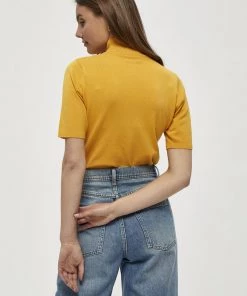 Minus Femme LIMA T Shirt Basique Golden Bell 8 Minus Femme LIMA T Shirt Basique Golden Bell -SOLDES D'ÉTÉ - Minus Fashion c67dbe3e21ba4f18ad98bc812c99aab7