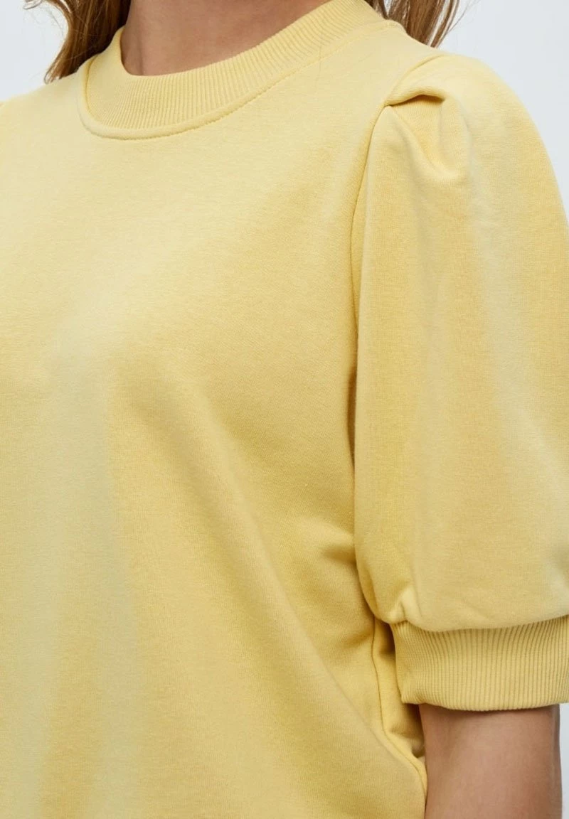 Minus Femme MIKA T Shirt Basique Yellow Straw 6 Minus Femme MIKA T Shirt Basique Yellow Straw – Image 4