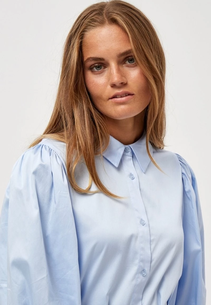 Minus ASIA Robe Chemise Light Blue Femme 6 Minus ASIA Robe Chemise Light Blue Femme – Image 4