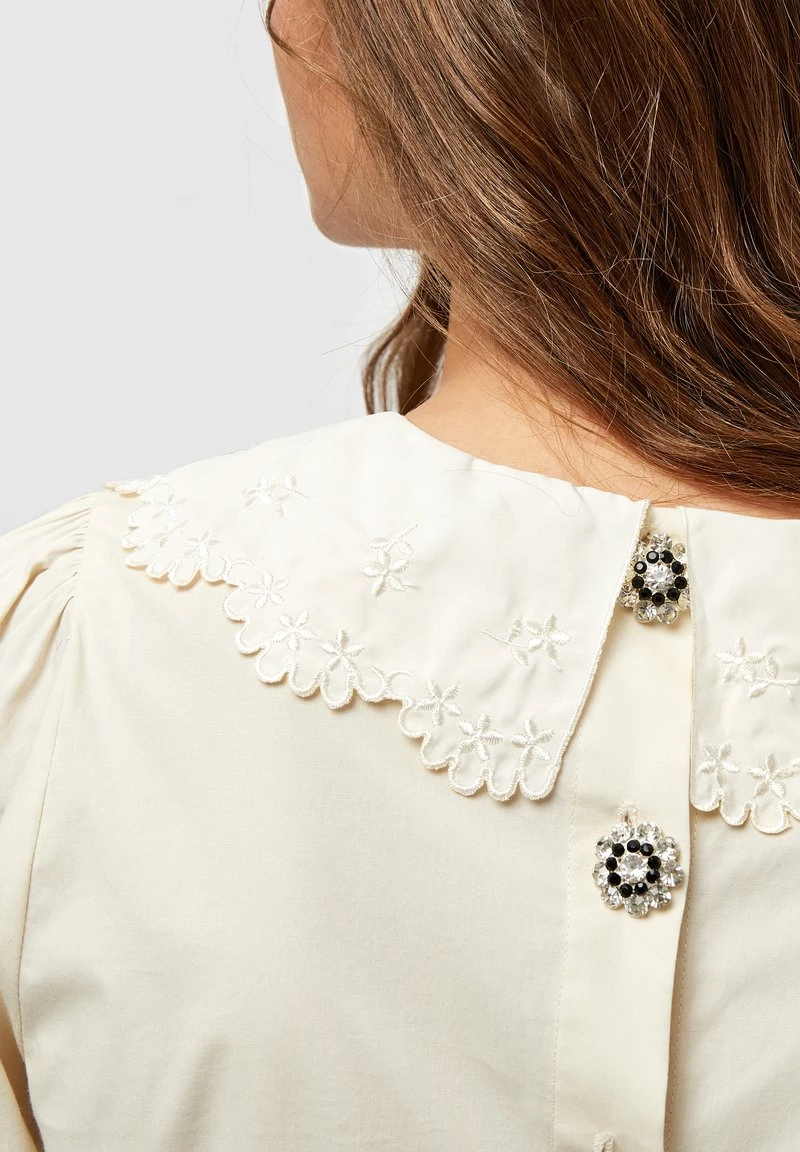 Minus Femme FREDERIKKE Blouse Biscotti 7 Minus Femme FREDERIKKE Blouse Biscotti – Image 5