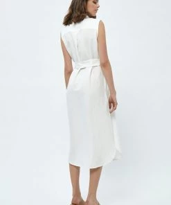 Minus MARLY Robe Chemise White Femme -SOLDES D'ÉTÉ - Minus Fashion d142505af51742d6ac7a1375c413dabc