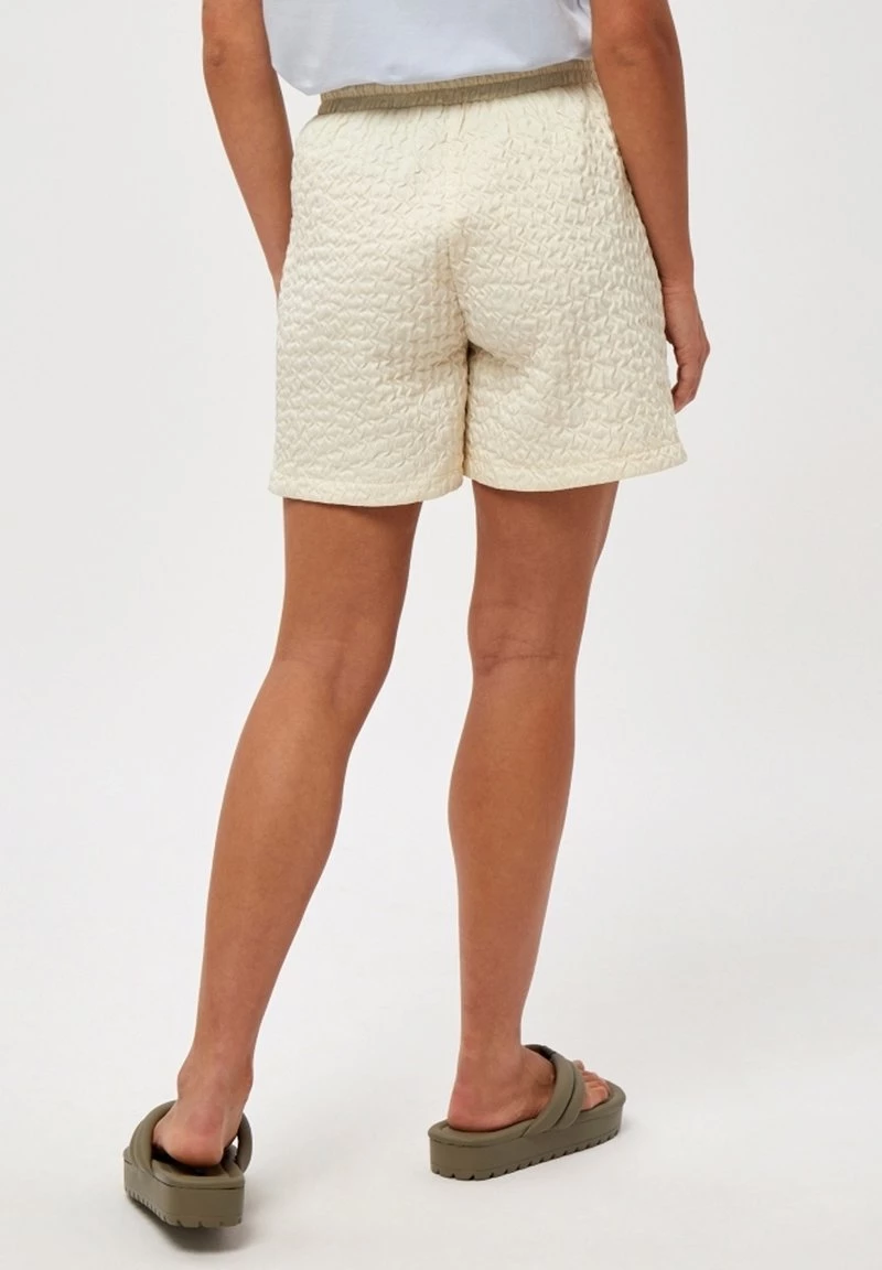 Minus Short Cloud Dancer Femme 5 Minus Short Cloud Dancer Femme – Image 3