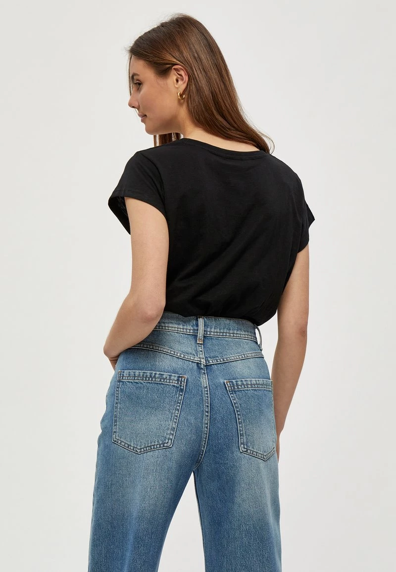 Minus Femme LETI T Shirt Basique Black 5 Minus Femme LETI T Shirt Basique Black – Image 3