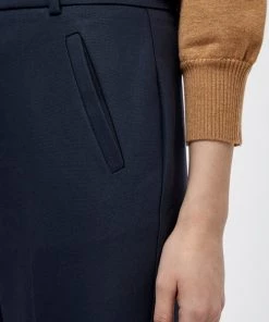 Minus DAYA Chino Black Iris Femme 9 Minus DAYA Chino Black Iris Femme -SOLDES D'ÉTÉ - Minus Fashion d5b6add061ad4086aaf0eb7f9359cadb