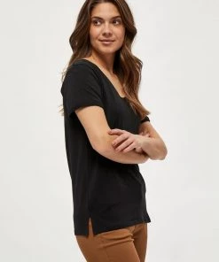 Minus Femme ADELE T Shirt Basique Black -SOLDES D'ÉTÉ - Minus Fashion d7509db5a05345119a7339d664d98b83