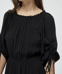 Minus Femme PEYTON Robe Pull Black -SOLDES D'ÉTÉ - Minus Fashion d7e0dffa8af2433782a1e5e807216d2a