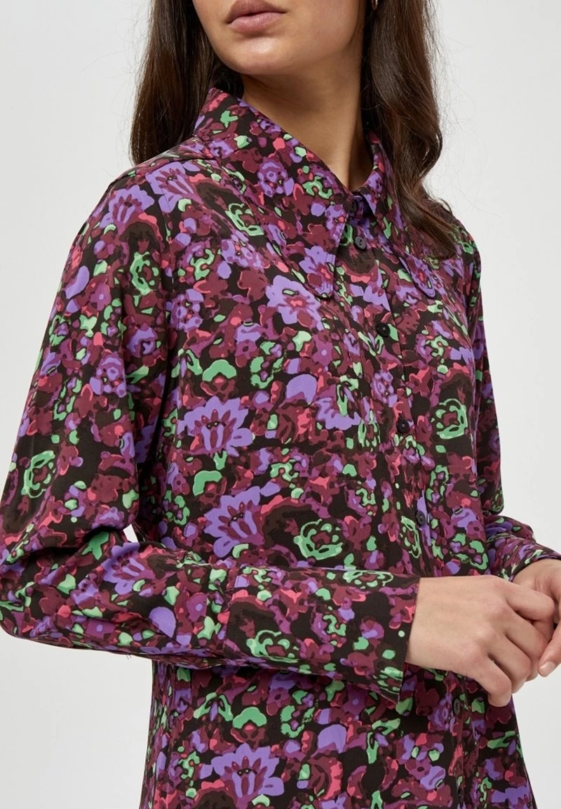 Minus Femme SADIA Chemisier Rasberry Bloom Print 6 Minus Femme SADIA Chemisier Rasberry Bloom Print – Image 4