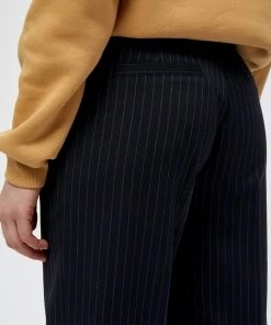 Minus EMBRY Pantalon Classique Black Pinstriped Femme 13 Minus EMBRY Pantalon Classique Black Pinstriped Femme -SOLDES D'ÉTÉ - Minus Fashion ddf62a0e9501410e8d793141def243d5