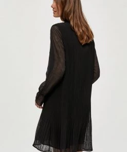 Minus Femme RIKKA Robe De Jour Black -SOLDES D'ÉTÉ - Minus Fashion df7f52f5581f447ca3e49710a77aec58