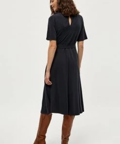 Minus KRISTINE Robe En Jersey Black Femme 8 Minus KRISTINE Robe En Jersey Black Femme -SOLDES D'ÉTÉ - Minus Fashion e32876822de34579b7c8f882935b61d2