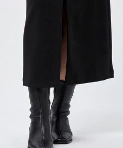 Minus Femme CATALINA Jupe Trapèze Black 11 Minus Femme CATALINA Jupe Trapèze Black -SOLDES D'ÉTÉ - Minus Fashion e33d1bd5c7654b5aaa42246b594df428