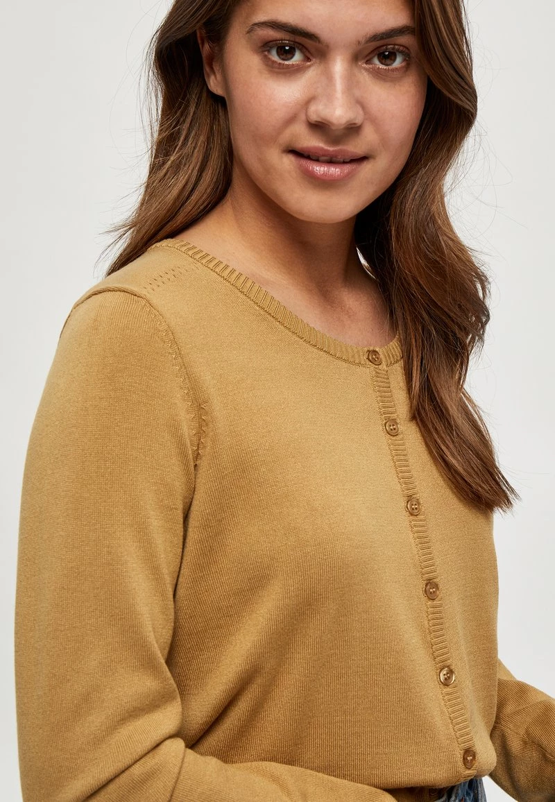 Minus NEW LAURA Gilet Prairie Sand Femme 5 Minus NEW LAURA Gilet Prairie Sand Femme – Image 3