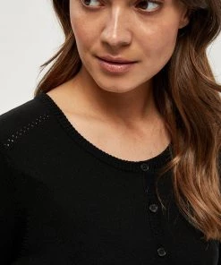 Minus Femme NEW LAURA Gilet Black 9 Minus Femme NEW LAURA Gilet Black -SOLDES D'ÉTÉ - Minus Fashion e68ddf49549f4ce397ccbc767c96d4fc