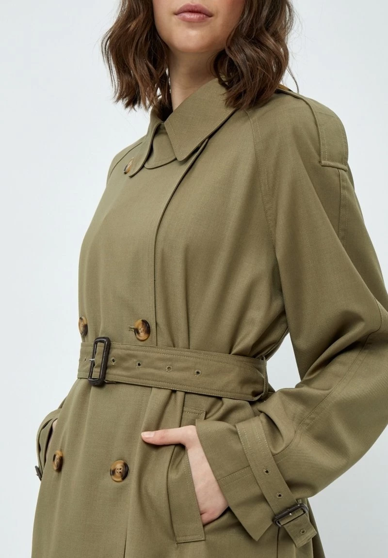 Minus HORIZON Trench Khaki Femme 7 Minus HORIZON Trench Khaki Femme – Image 5