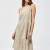 Minus Femme LOVI Robe De Jour Sand 1 Minus Femme LOVI Robe De Jour Sand -SOLDES D'ÉTÉ - Minus Fashion e7bbad489de741a1985e88a0352e792f