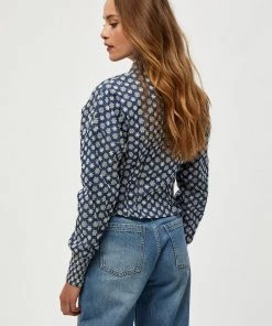 Minus ARONA SHIRT Chemisier Dark Denim Femme 8 Minus ARONA SHIRT Chemisier Dark Denim Femme -SOLDES D'ÉTÉ - Minus Fashion ea39594f4a3b49b0b4e2e02cc24e9213