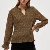 Minus Femme RIKKA Blouse Dark Olive Dot Print -SOLDES D'ÉTÉ - Minus Fashion ef214a6e35e746f896f9bde6018c43a9