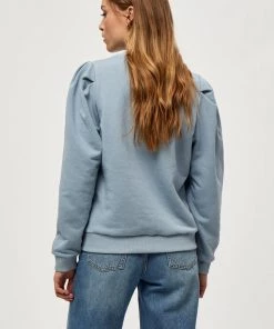 Minus MIKA Sweatshirt Dusty Blue Femme 8 Minus MIKA Sweatshirt Dusty Blue Femme -SOLDES D'ÉTÉ - Minus Fashion f2d052747c3040f79c7eb15b10e86304