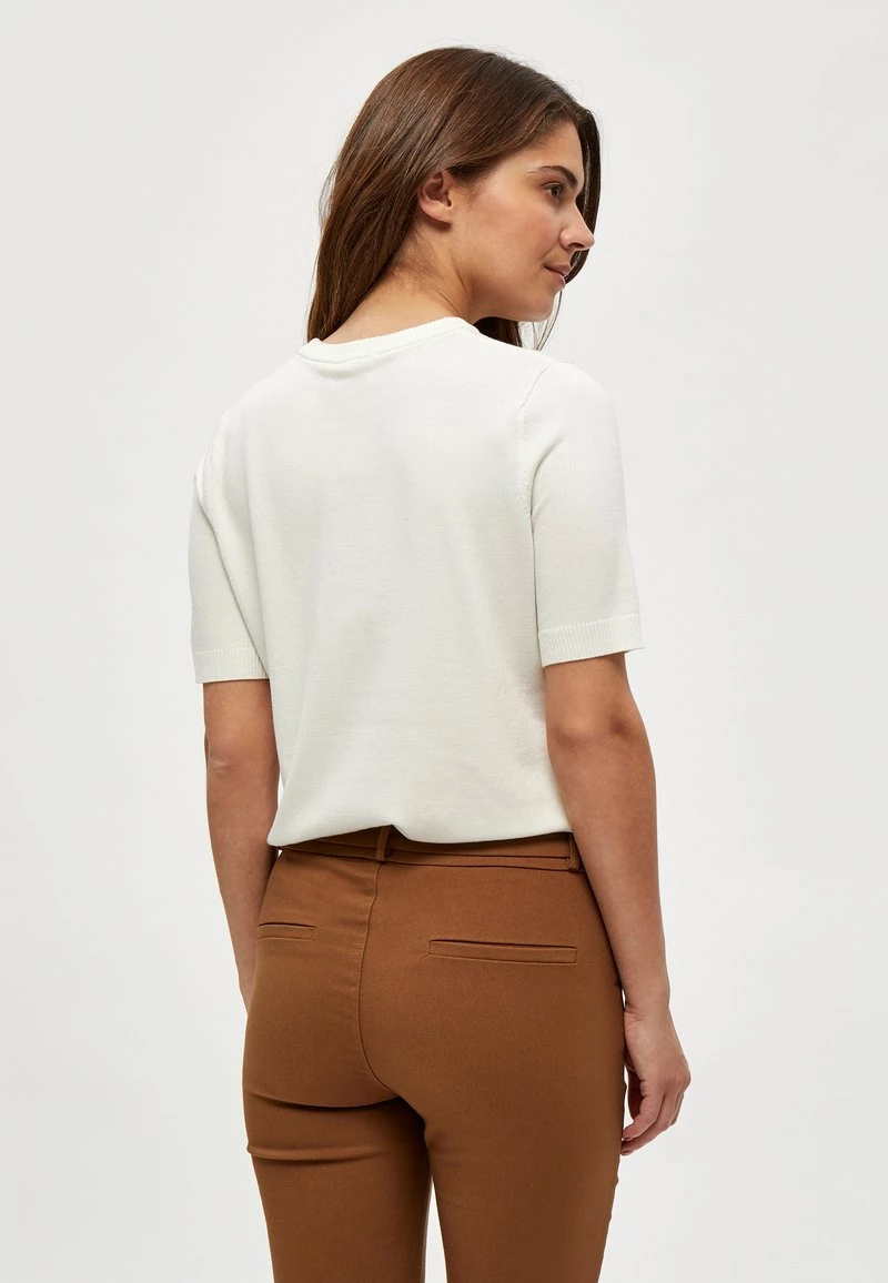 Minus PAMELA T Shirt Basique Broken White Femme 5 Minus PAMELA T Shirt Basique Broken White Femme – Image 3