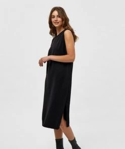 Minus Femme LUPI Robe Pull Black -SOLDES D'ÉTÉ - Minus Fashion f4f00d91254d4f859db1d2d0fae82013