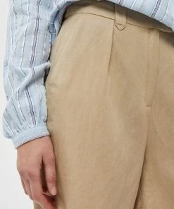 Minus Femme Short Sand -SOLDES D'ÉTÉ - Minus Fashion f7a6f31f092643e9bddd271a70038658