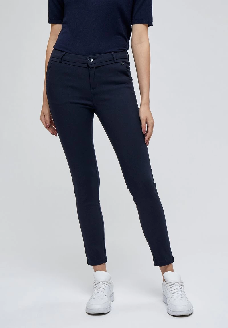Minus Femme CARMA Chino Black Iris 3 Minus Femme CARMA Chino Black Iris