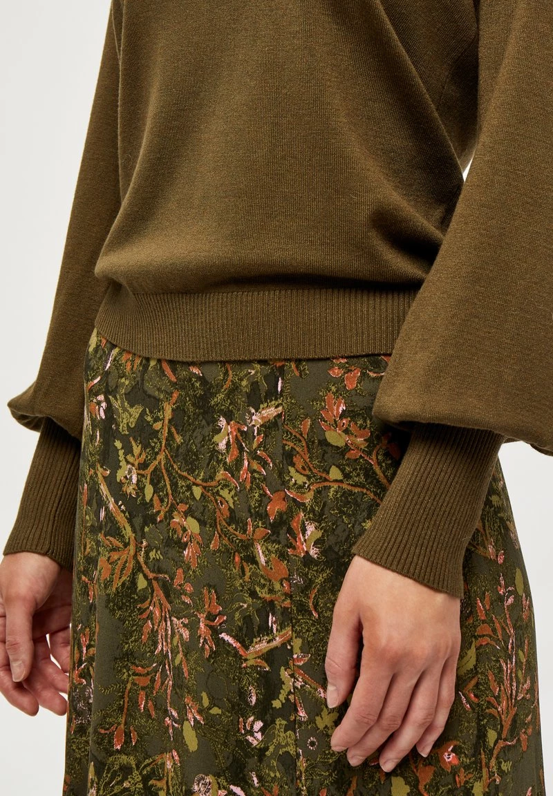 Minus ISRA Pullover Dark Olive Melange Femme 6 Minus ISRA Pullover Dark Olive Melange Femme – Image 4