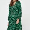 Minus EVELYN Robe En Jersey Apple Green Animal Print Femme -SOLDES D'ÉTÉ - Minus Fashion fdfd1bd0e170464e85a625e485543e3f
